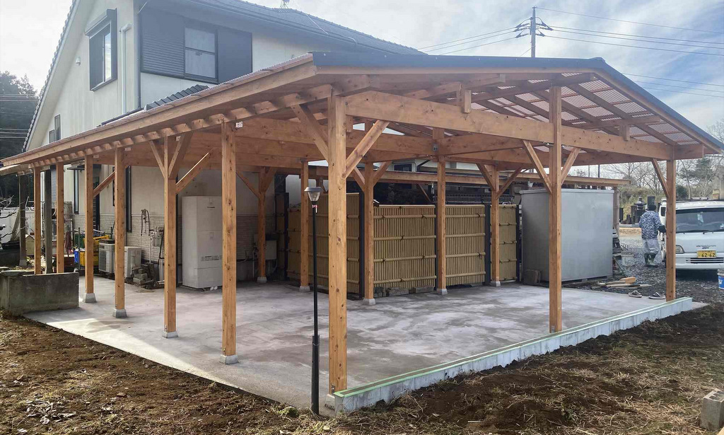 ＞施工事例：雨の日に便利な屋根付きの多目的スペース（茨城県小美玉市）