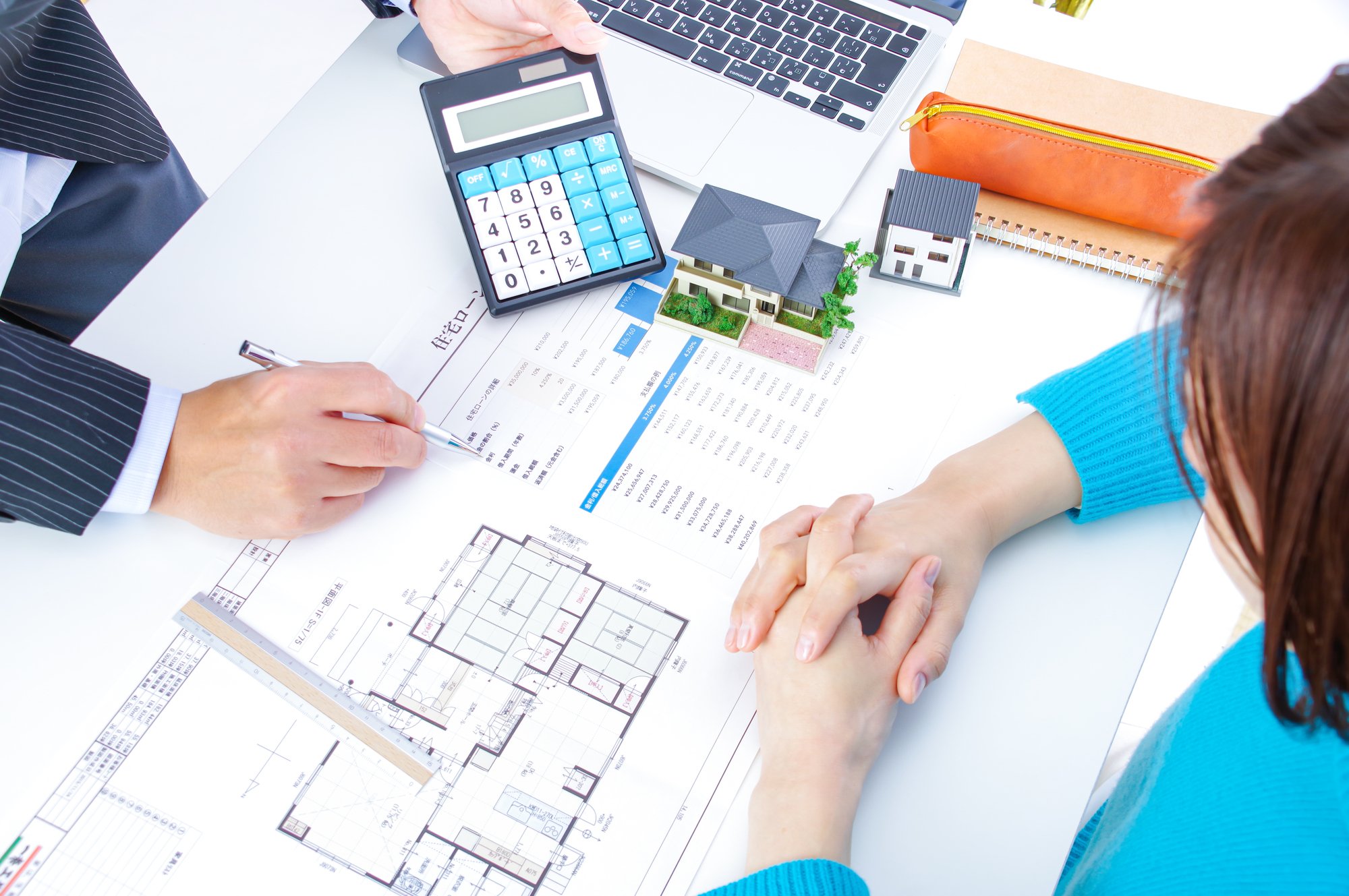 実家の建て替え費用の相場はどれくらいか